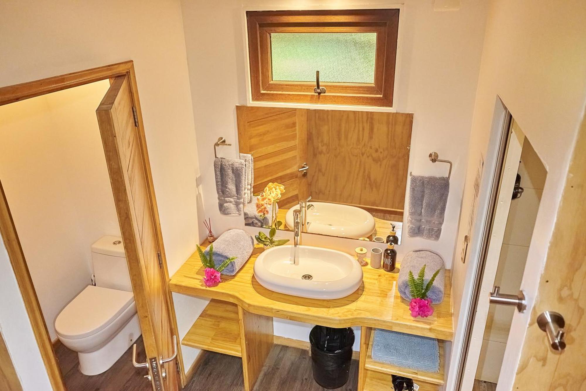 Takarua Lodge Hanga Roa Bagian luar foto