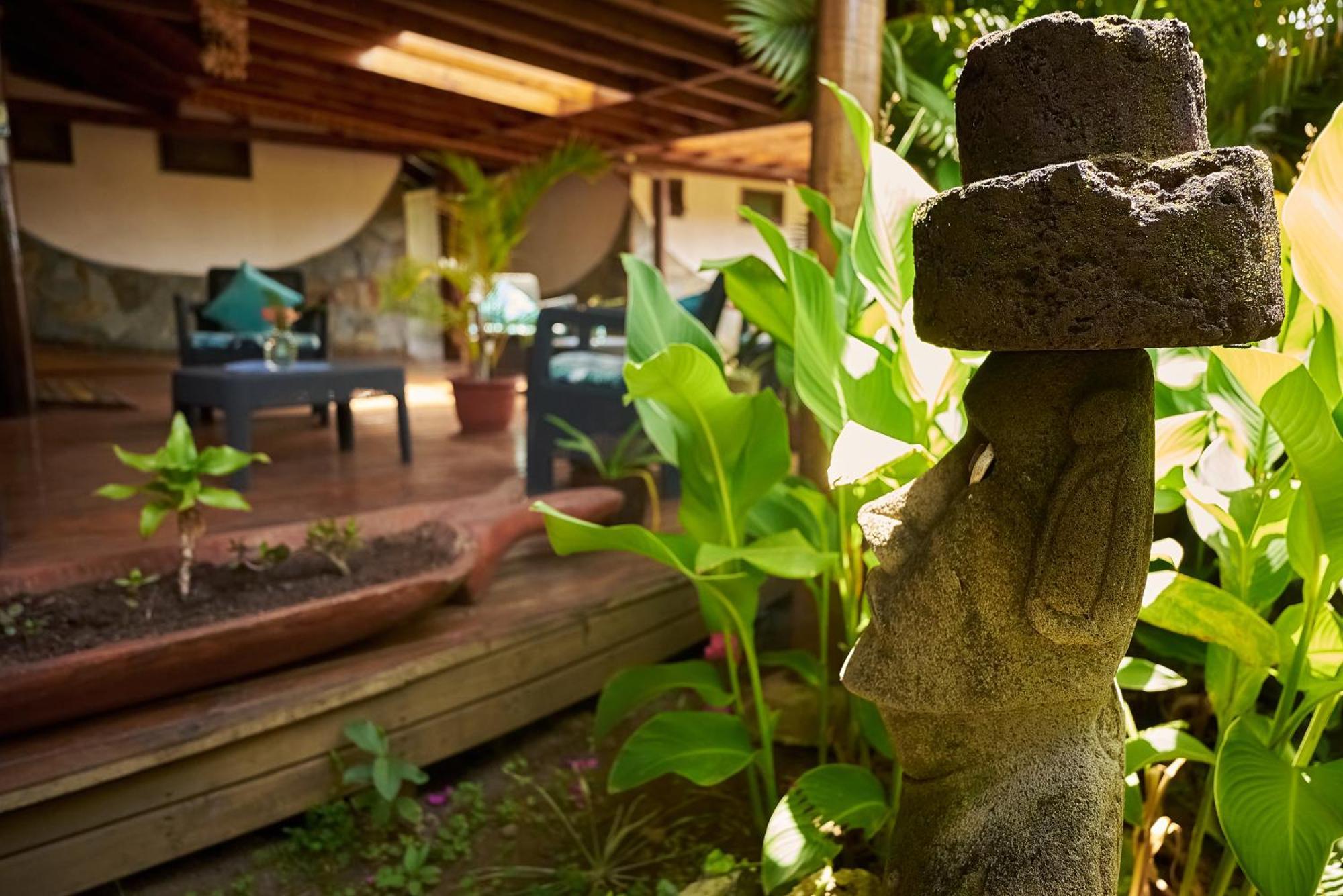Takarua Lodge Hanga Roa Bagian luar foto